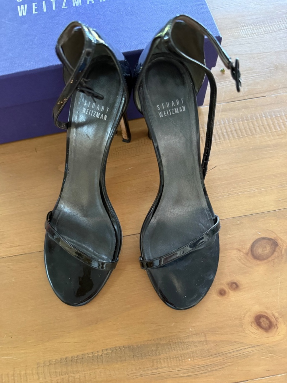 Stuart Weitzman - Picture 9 of 13
